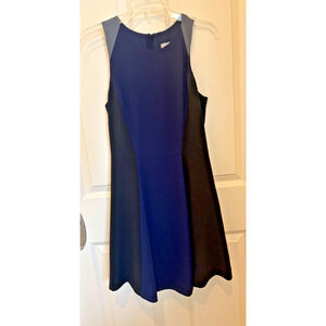 Banana Republic Womens Size 4 Two Tone Black and Navy Blue sleeveless